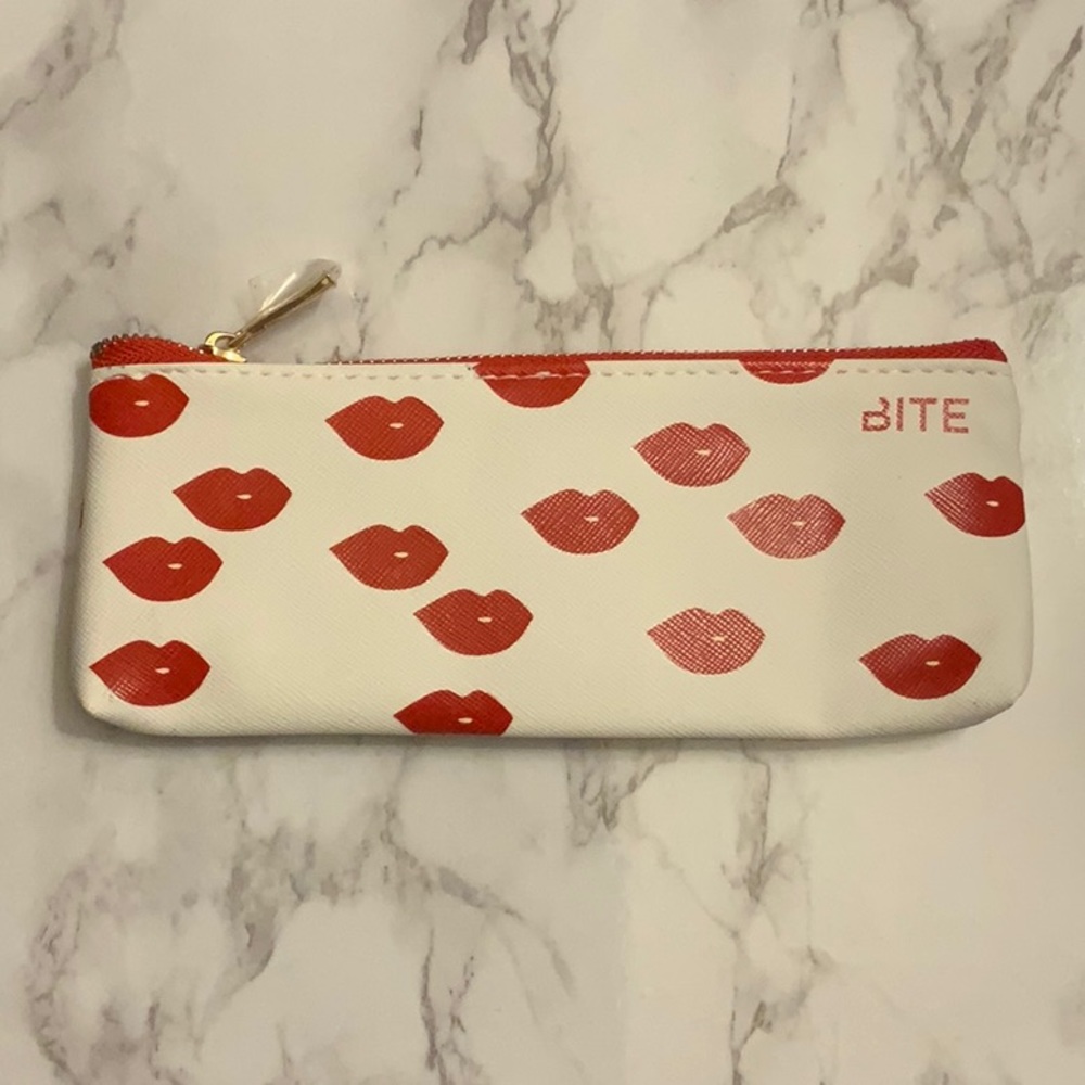 BNWOT Bite slim cosmetic bag